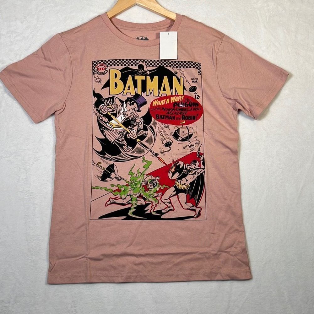 Batman and Robin vs Penguin Comic‎ T-shirt-NWT- Men Small